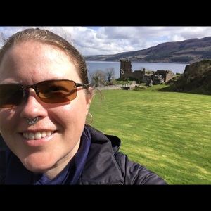 Meet your Posher, Laura